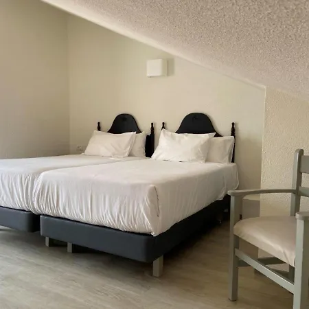 Two Bedrooms, Pool, Beach In Los Cristianos *